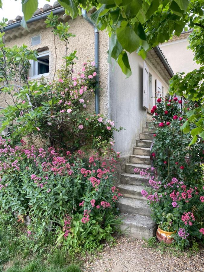 Petit Studio Le Pigeonnier A 5 Mn De Lourmarin Puyvert Exterior foto